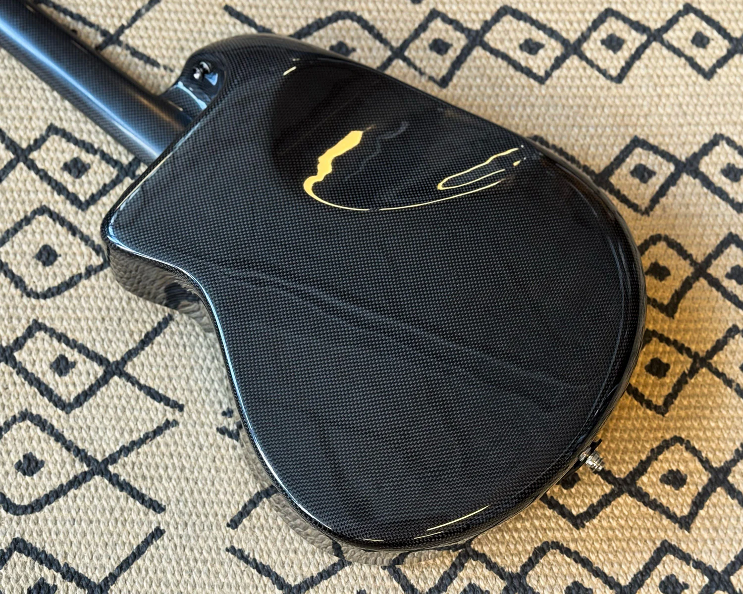 One of One Blackbird Super OM Custom Fretless Carbon Fibre Orchestral Model Acoustic Guitar w/Fishman TriplePlay MIDI Pickup - Image 3