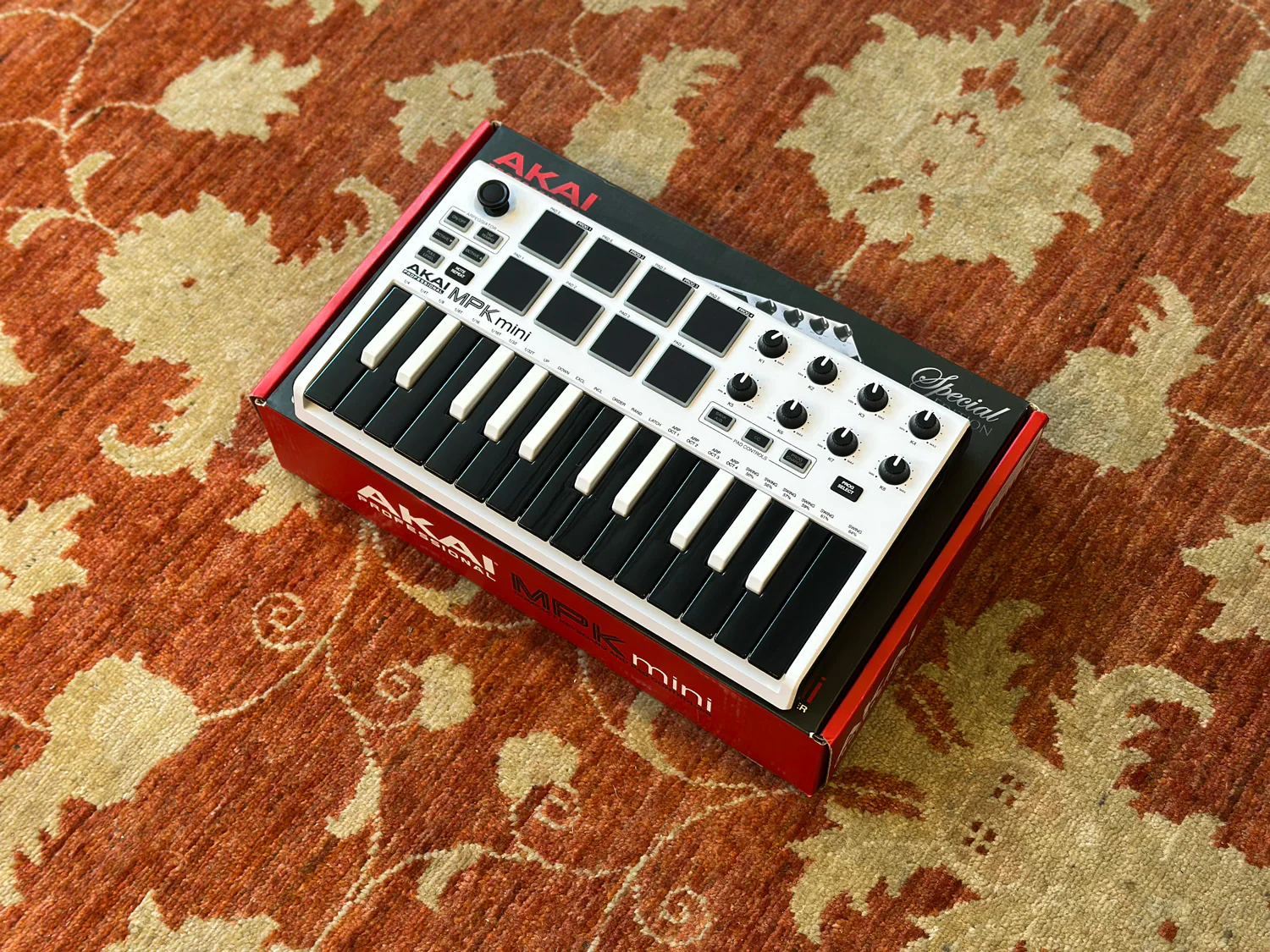 AKAI MPK mini Mk2 SE White - Image 2
