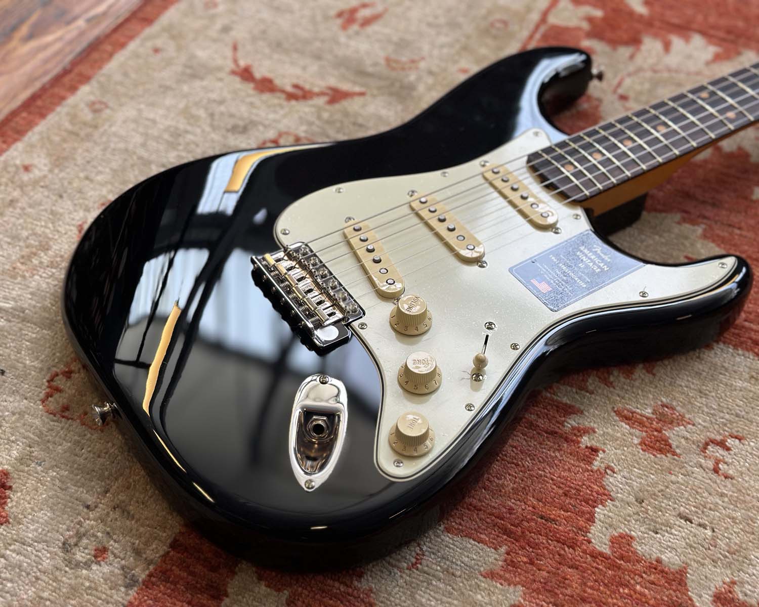 Limited Edition Fender American Vintage II '61 Stratocaster - Black - Image 10