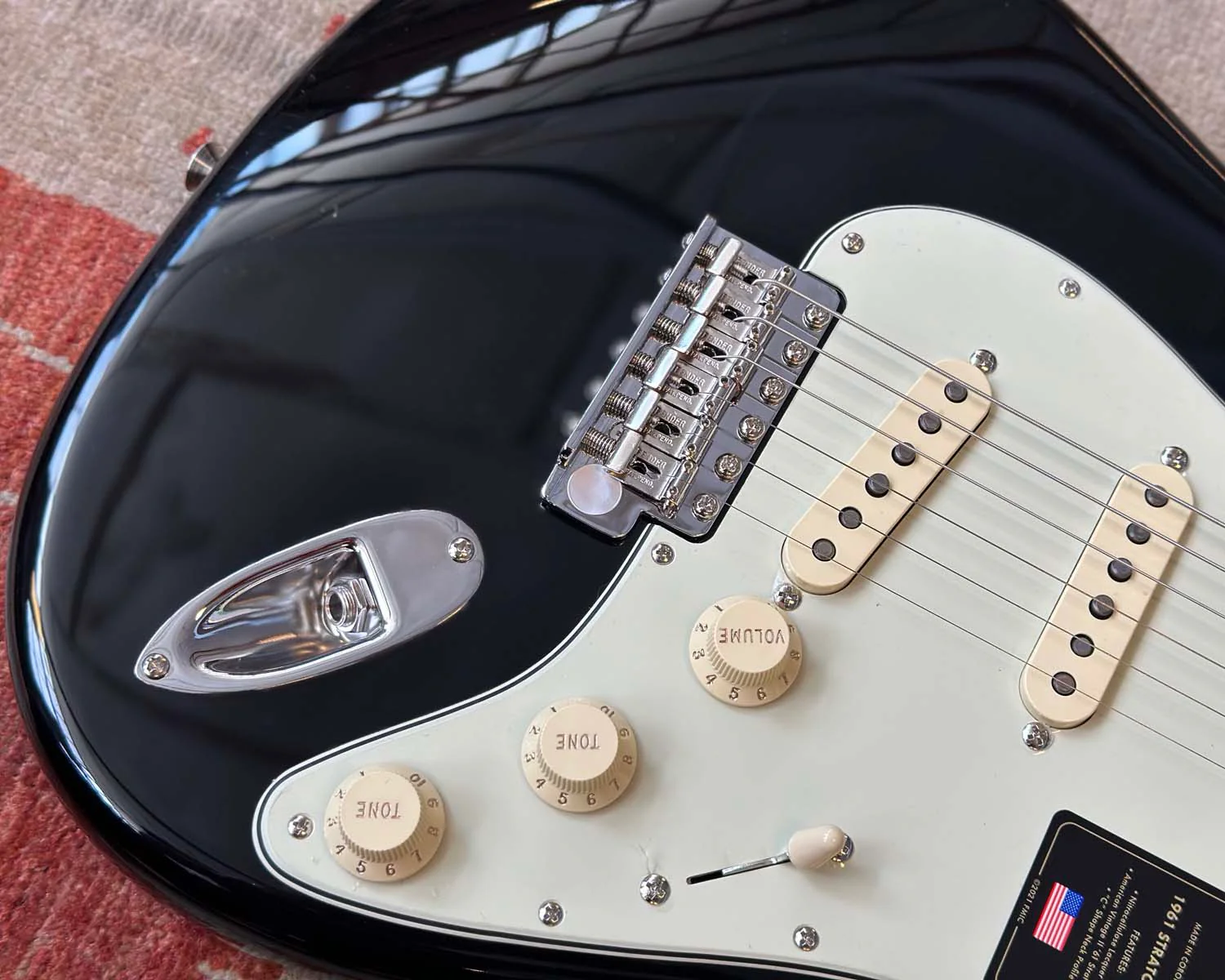 Limited Edition Fender American Vintage II '61 Stratocaster - Black - Image 11