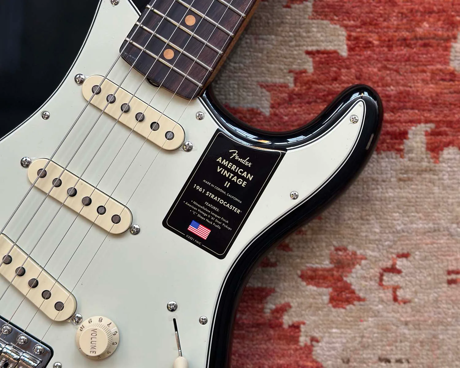 Limited Edition Fender American Vintage II '61 Stratocaster - Black - Image 9