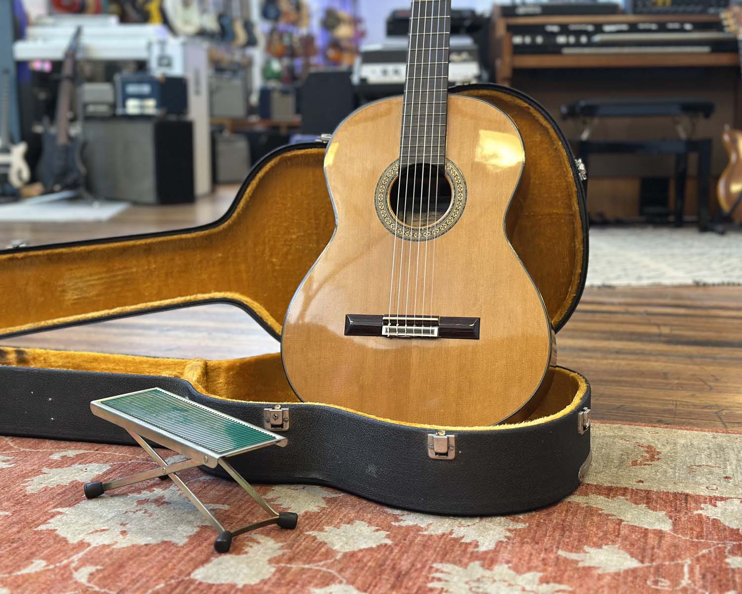 Late '70s Ryoji Matsuoka M40 Classical Guitar w/Hard Shell Case - Image 15