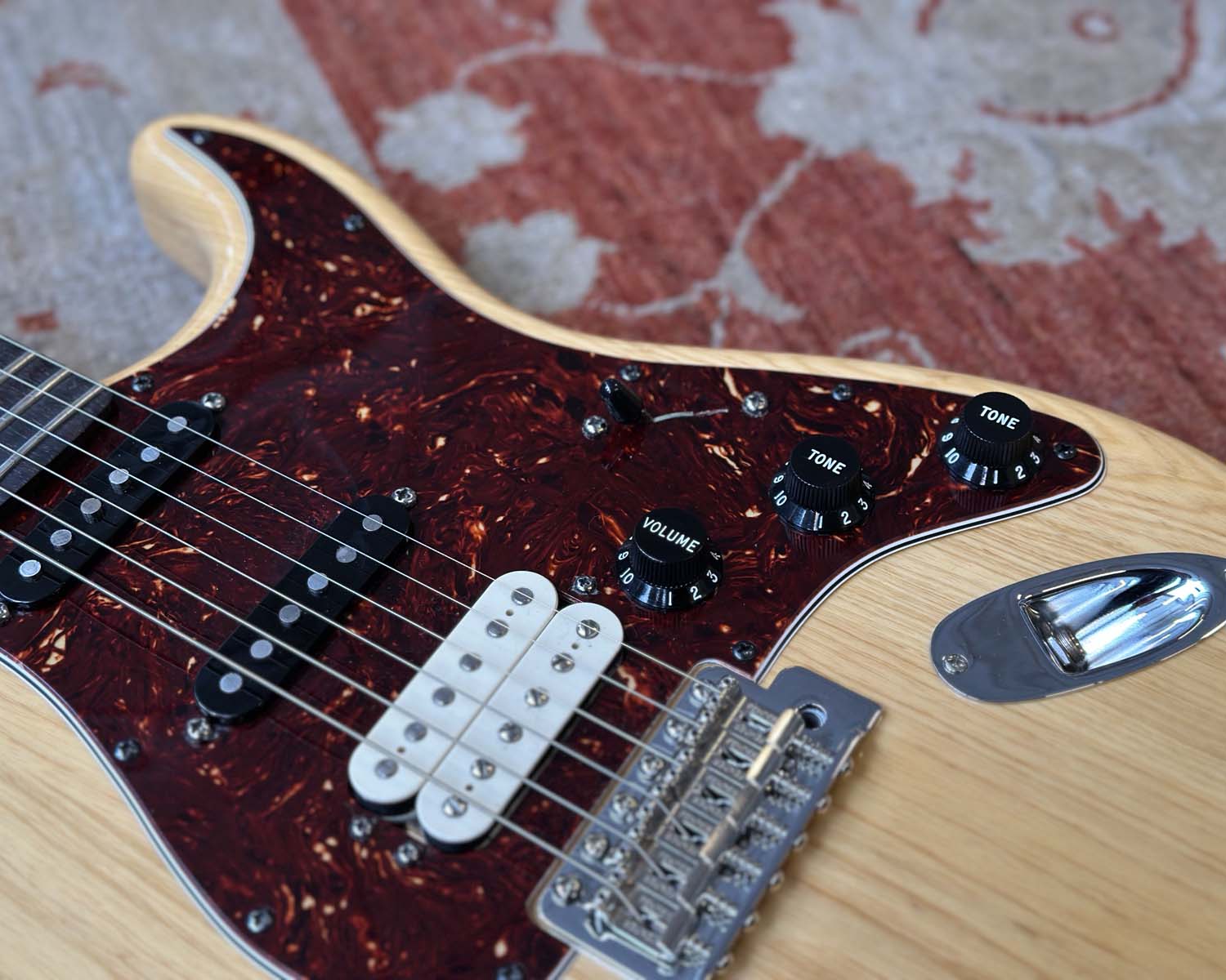 Fender FSR American Special Stratocaster HSS Ash w/Fender Case - Image 8