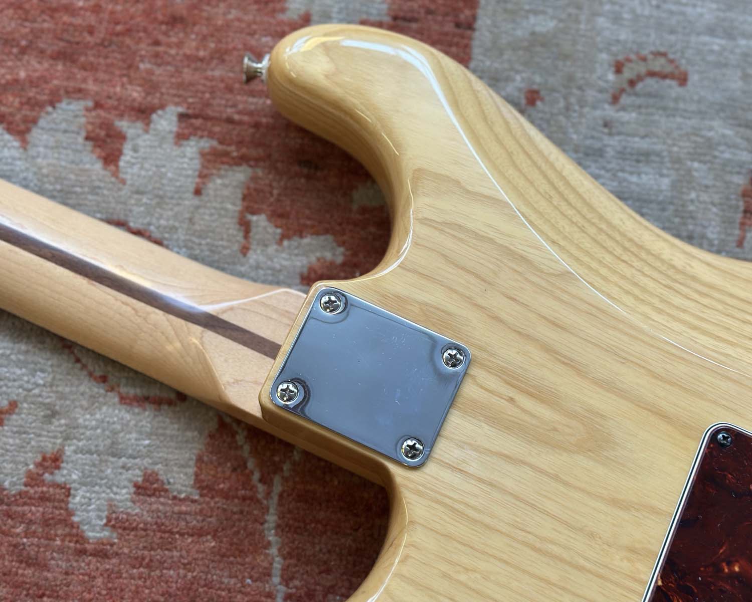 Fender FSR American Special Stratocaster HSS Ash w/Fender Case - Image 9