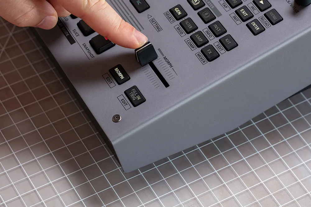 Roland TR-1000 Rhythm Creator Analogue Drum Machine - Image 8