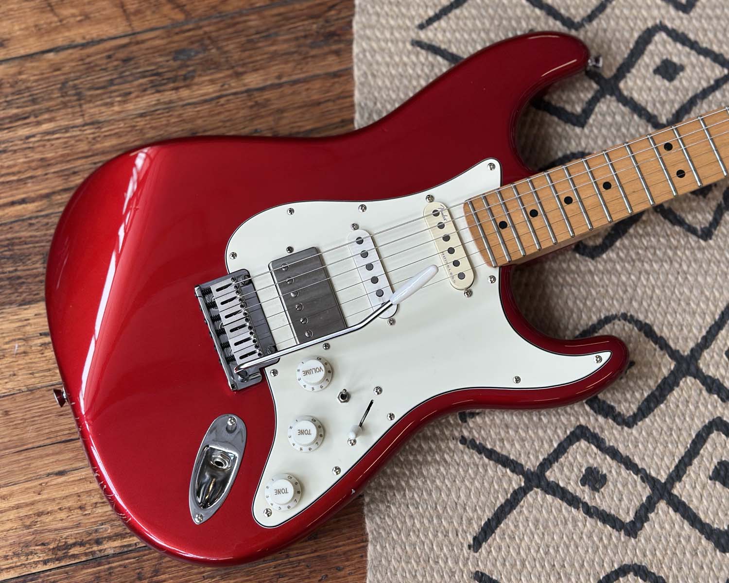 2006 Fender American Standard Stratocaster w/ OHSC - Suhr Pete Thorn/Noiseless pickups