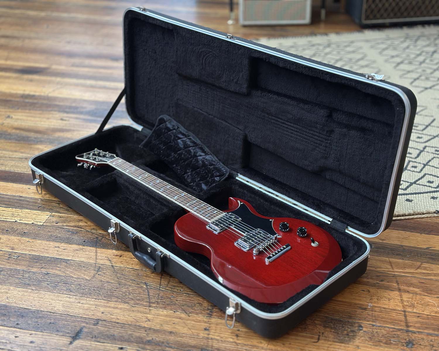 First Act Custom Shop Lola - Image 10