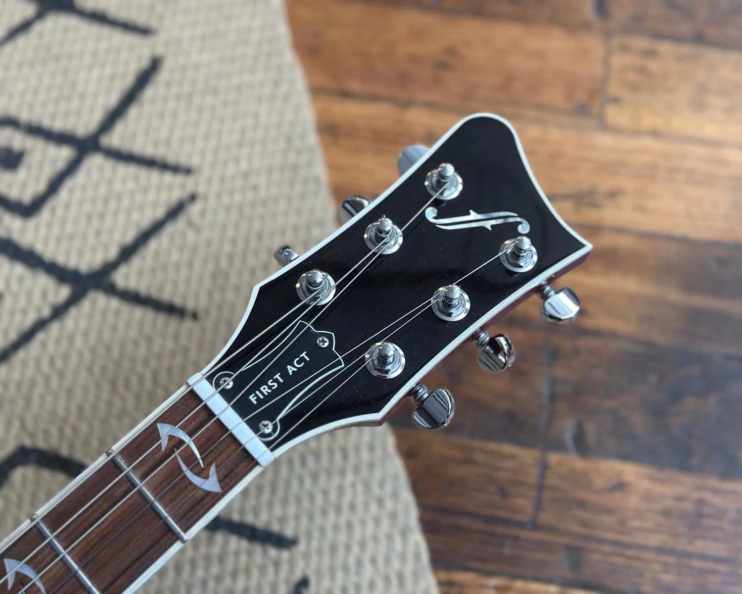First Act Custom Shop Lola - Image 2