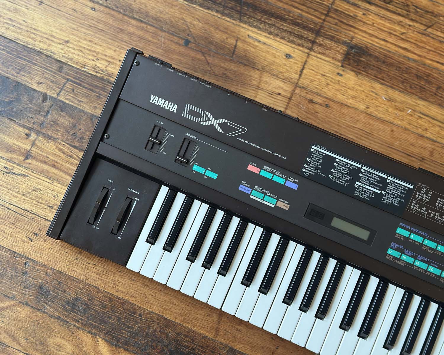YAMAHA DX7 Digital Programmable Algorithm Synthesiser - Image 2