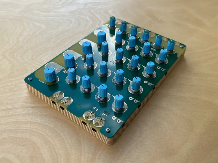 Landscape Moon Passive Analogue 4-Channel Rhythmic Instrument - Image 2