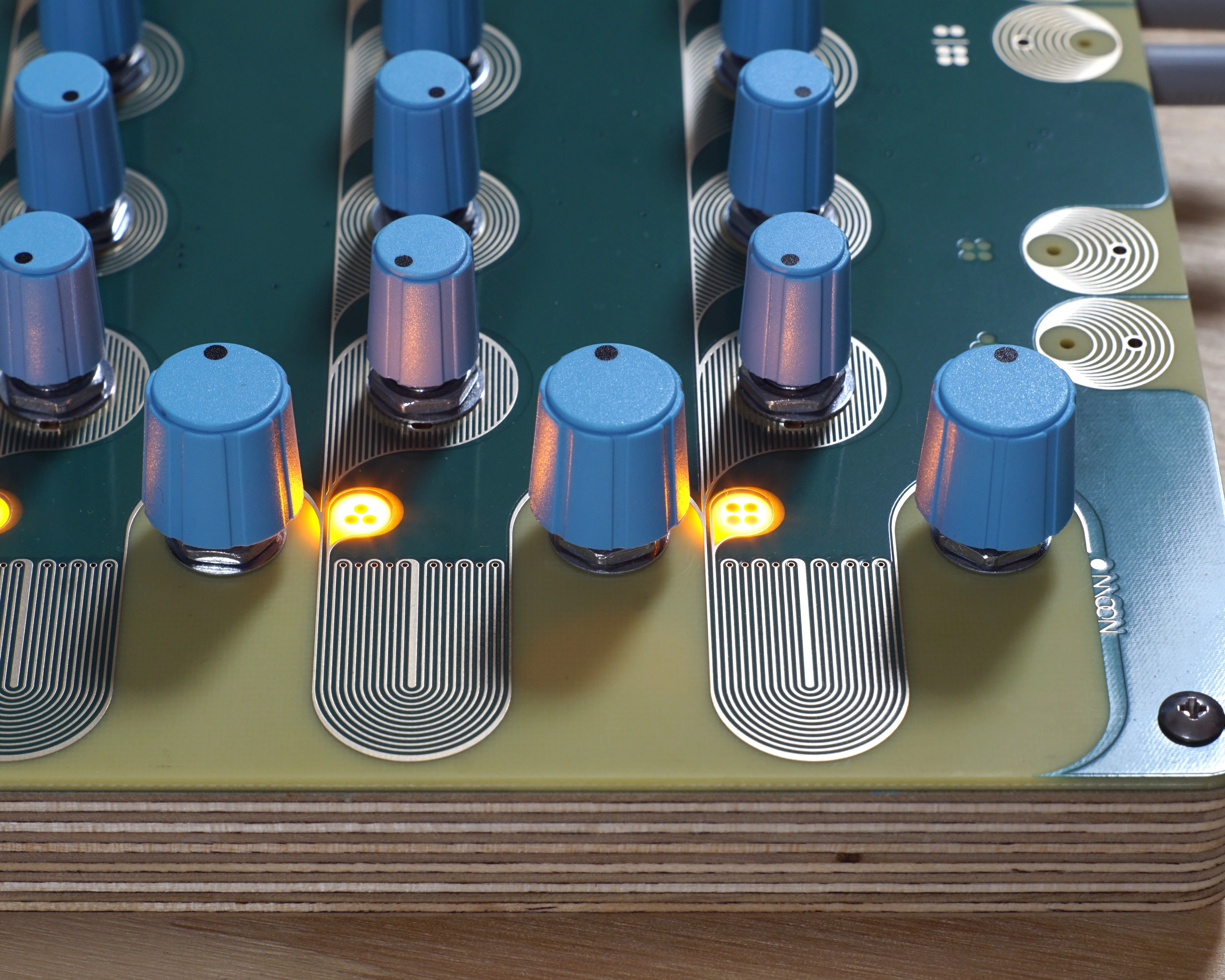 Landscape Moon Passive Analogue 4-Channel Rhythmic Instrument - Image 6