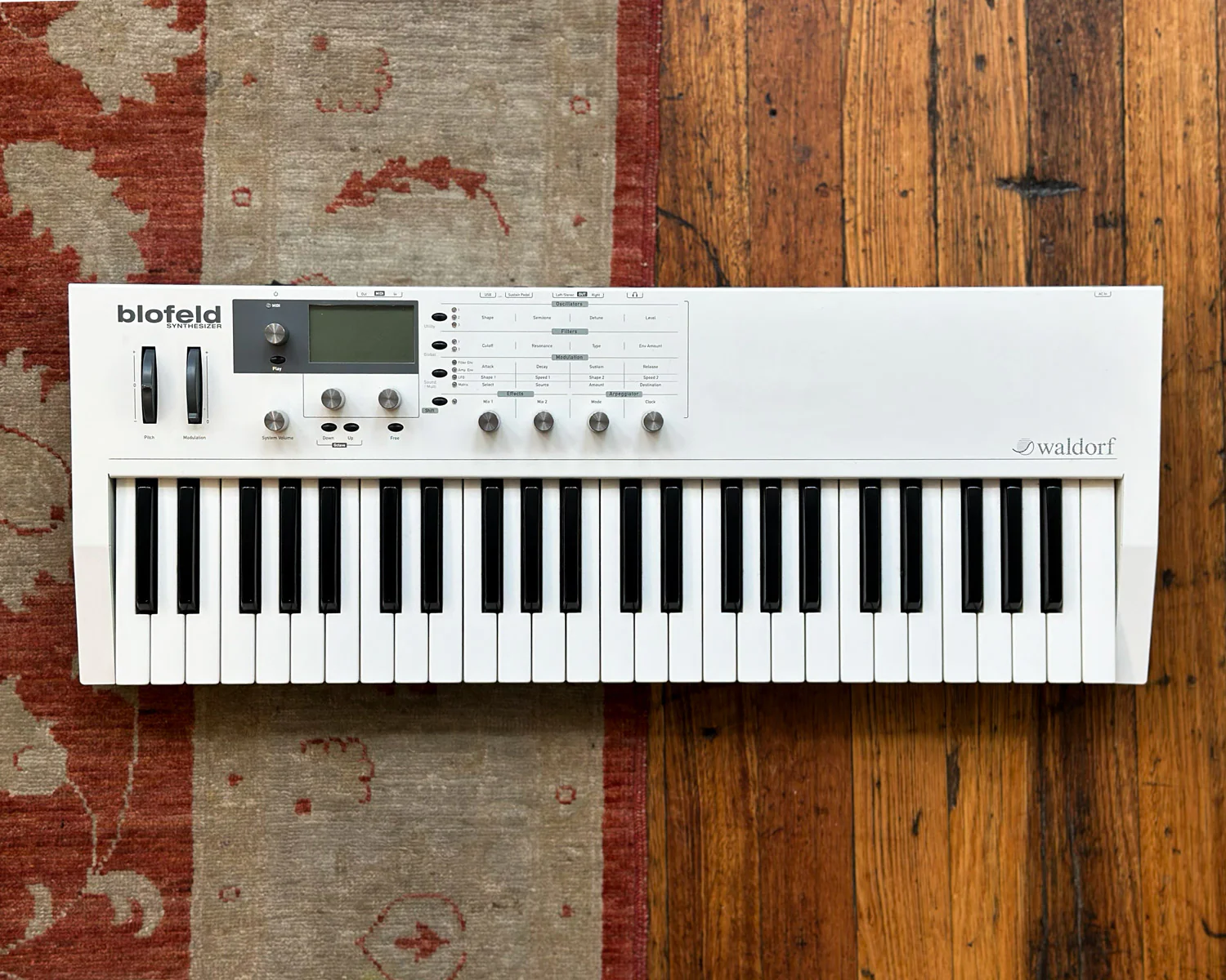 Waldorf Blofeld 49-Keyboard - White w/ Flight Case