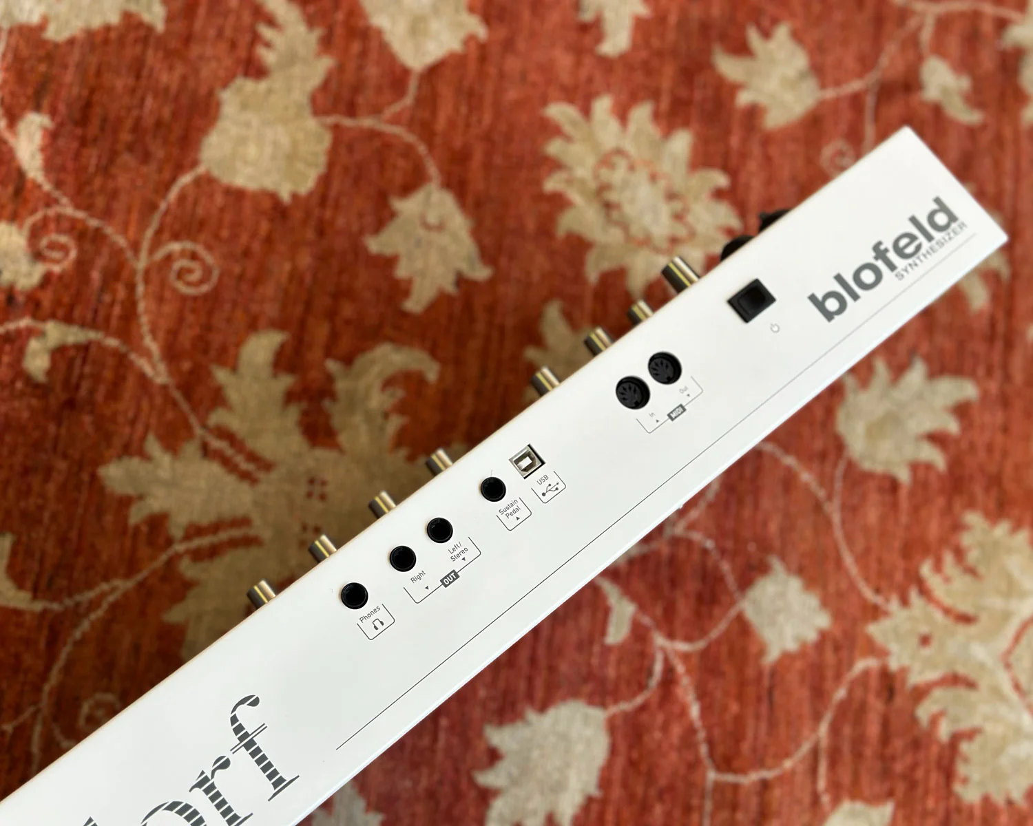 Waldorf Blofeld 49-Keyboard - White w/ Flight Case - Image 3