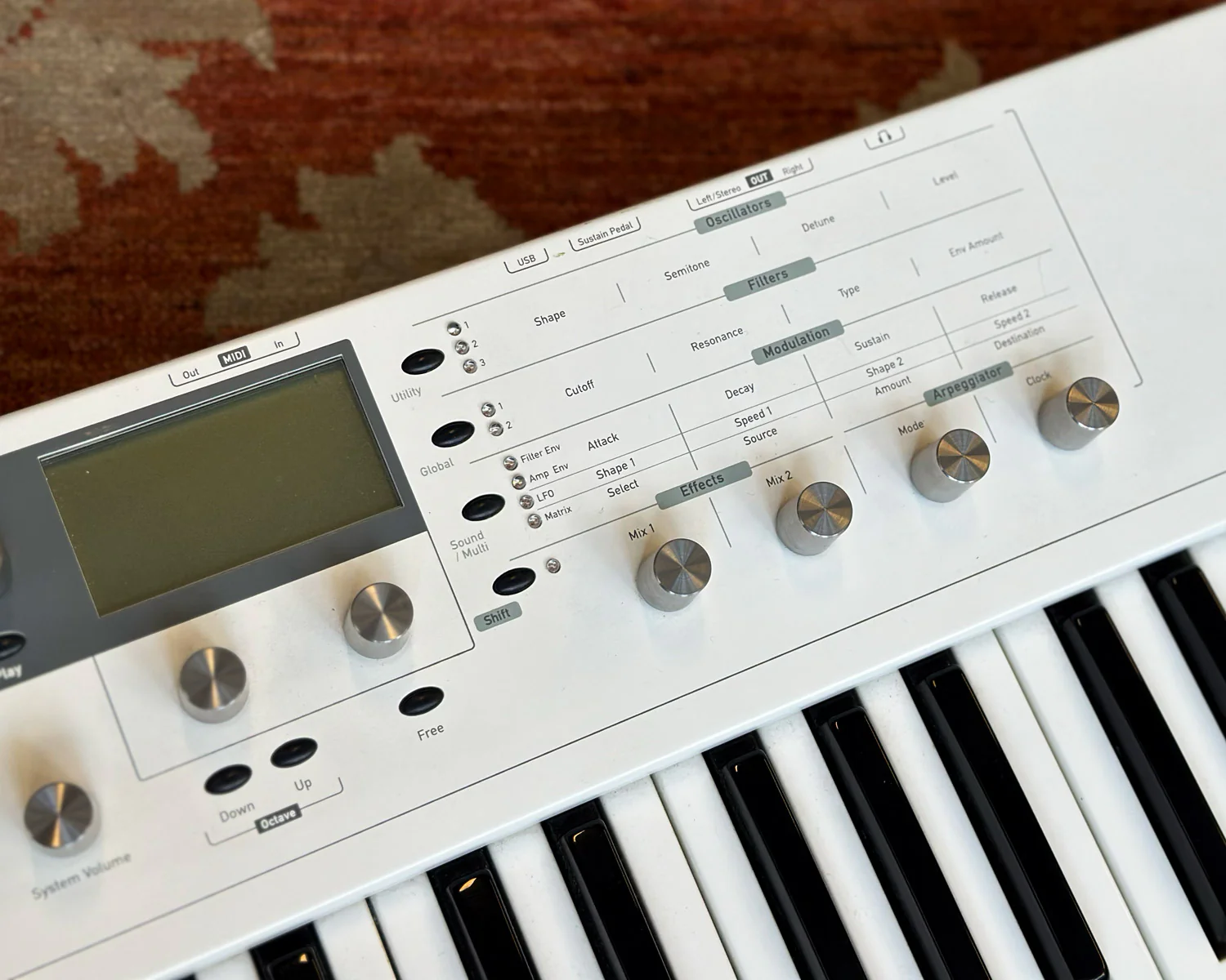 Waldorf Blofeld 49-Keyboard - White w/ Flight Case - Image 5