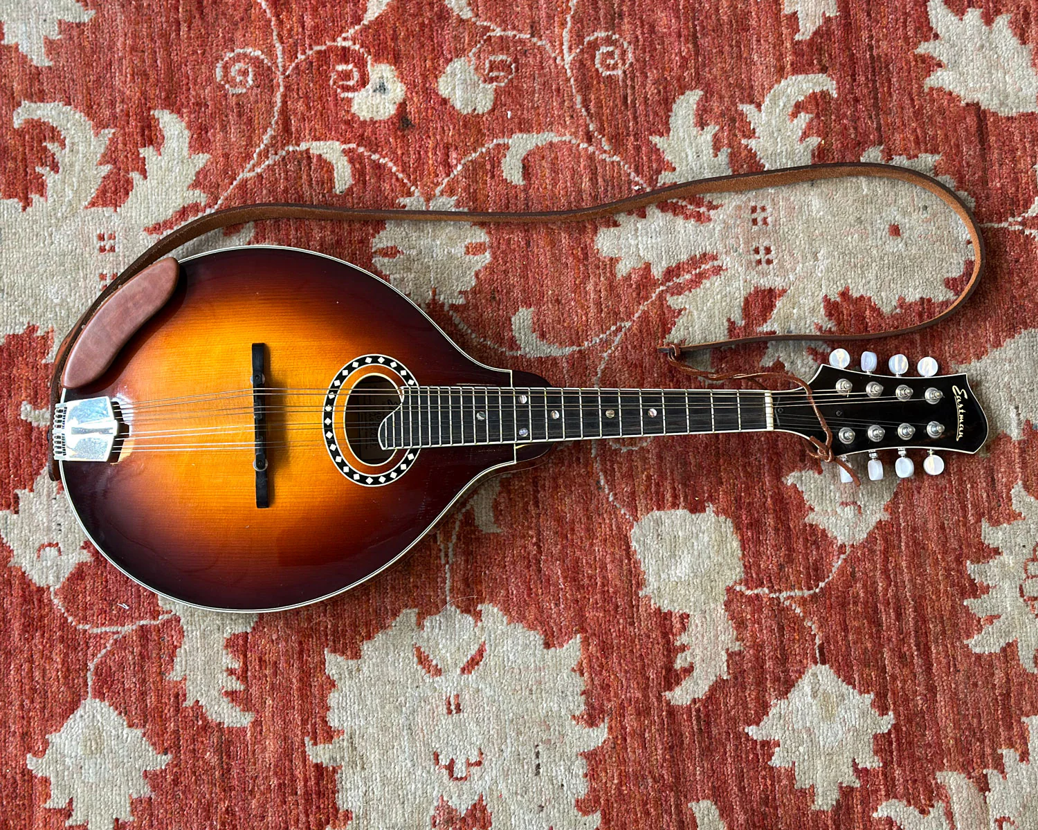 Eastman MD604 Mandolin w/ OHSC, Handrest & Strap - Image 2