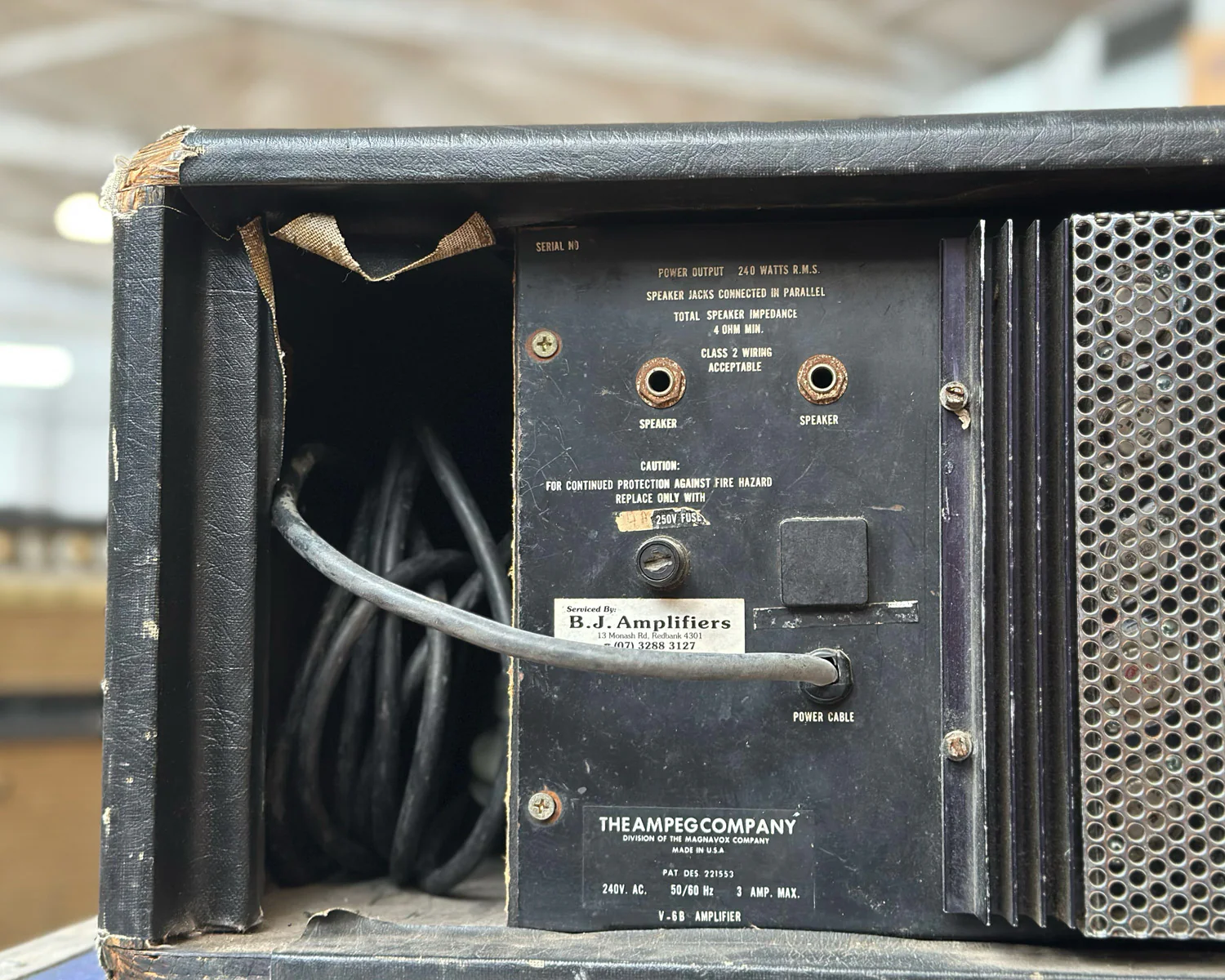 1970s Ampeg V-6B 120 Watt Solid-State Bass Head - Image 5