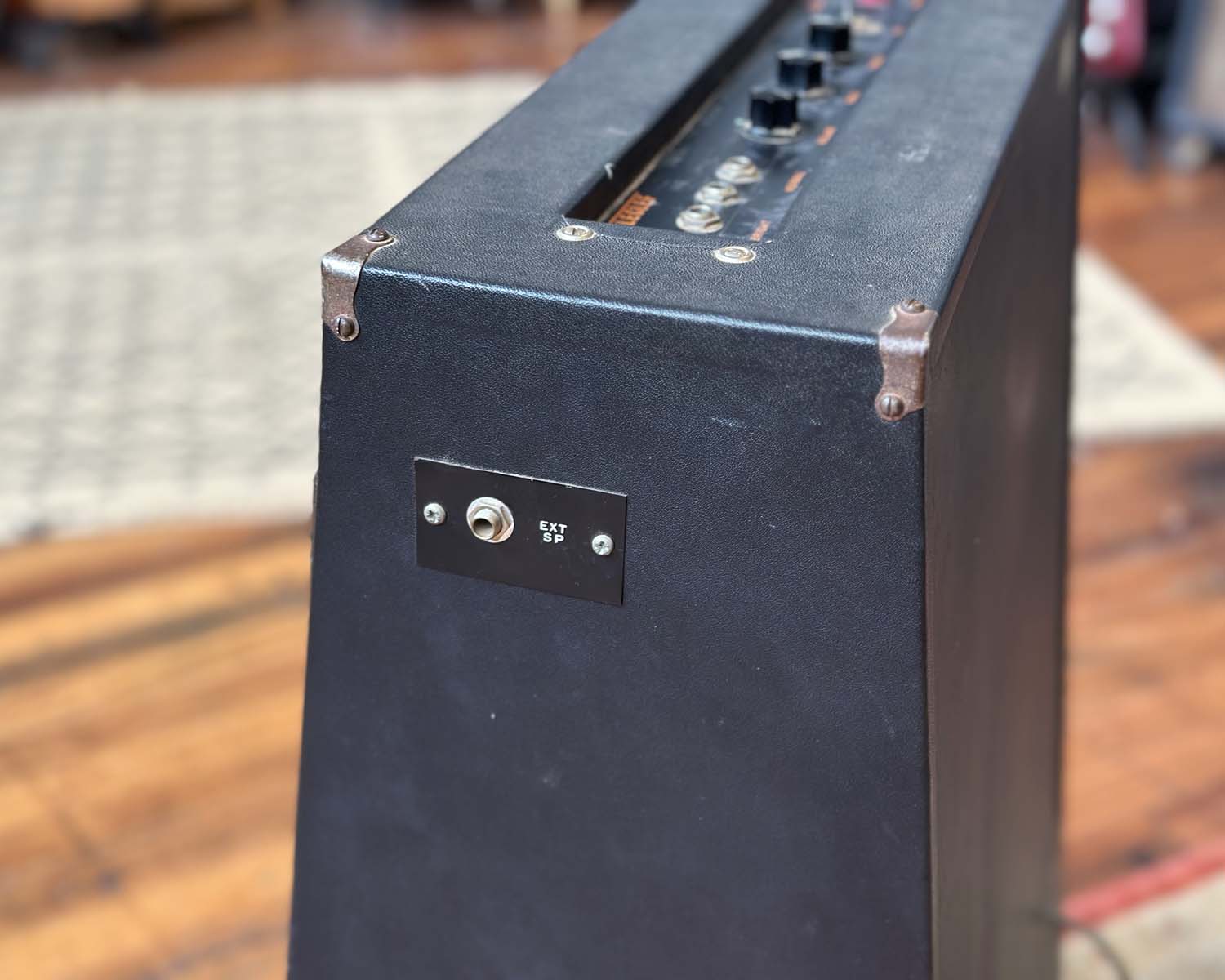 Treble Clef Junior 60 Watt 2X12" Bass Combo - Image 10