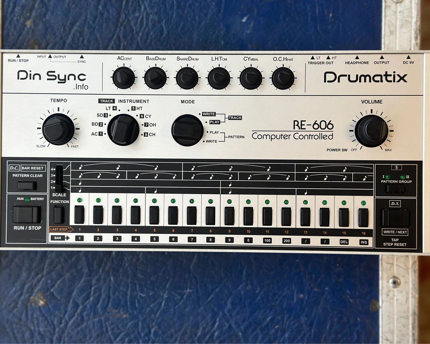 Din Sync RE-606 w/ AlienizeD mk2 Mod - Image 4