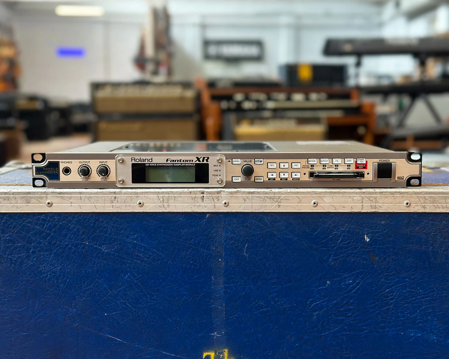 Roland Fantom XR Synthesizer / Sampler