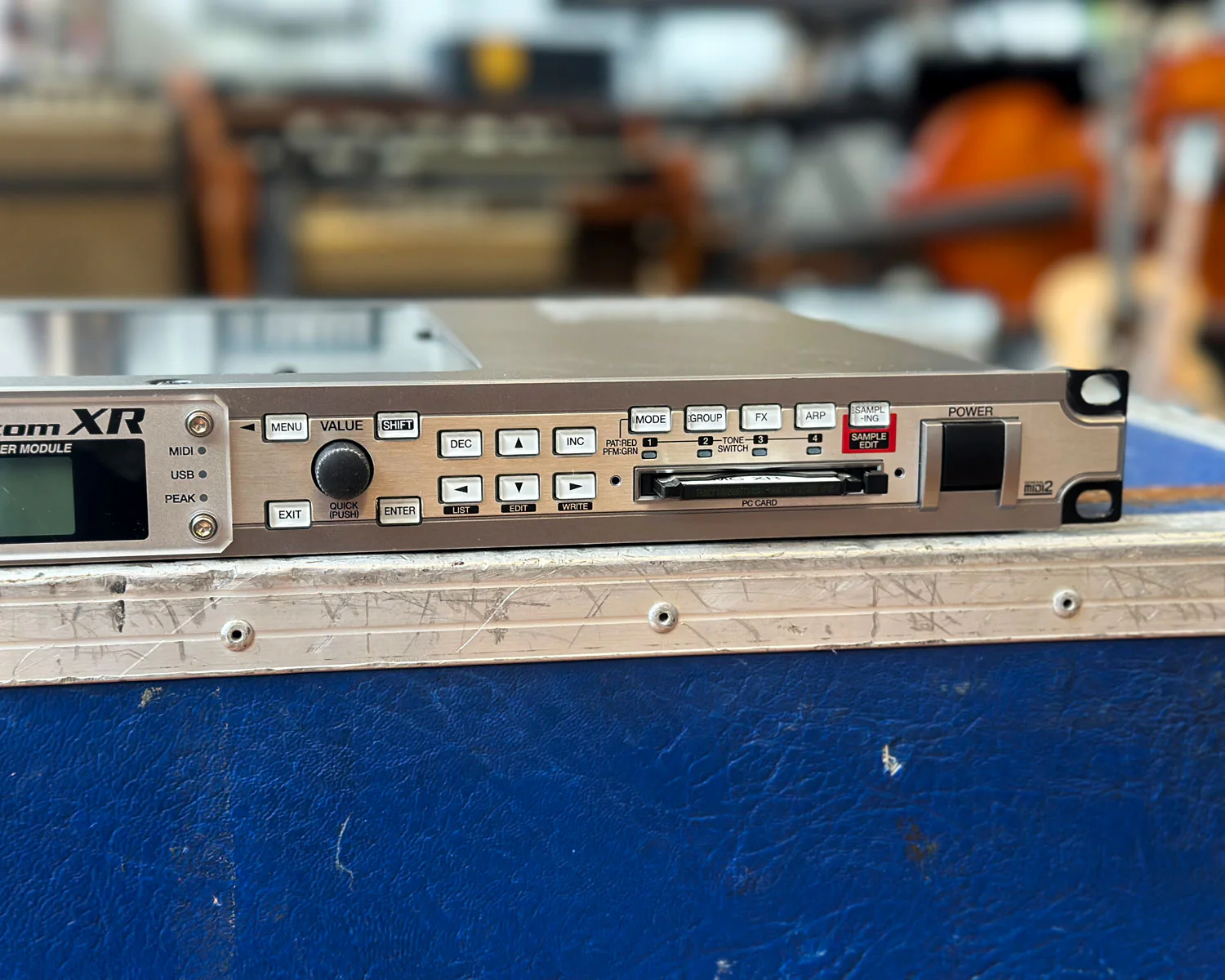 Roland Fantom XR Synthesizer / Sampler - Image 3