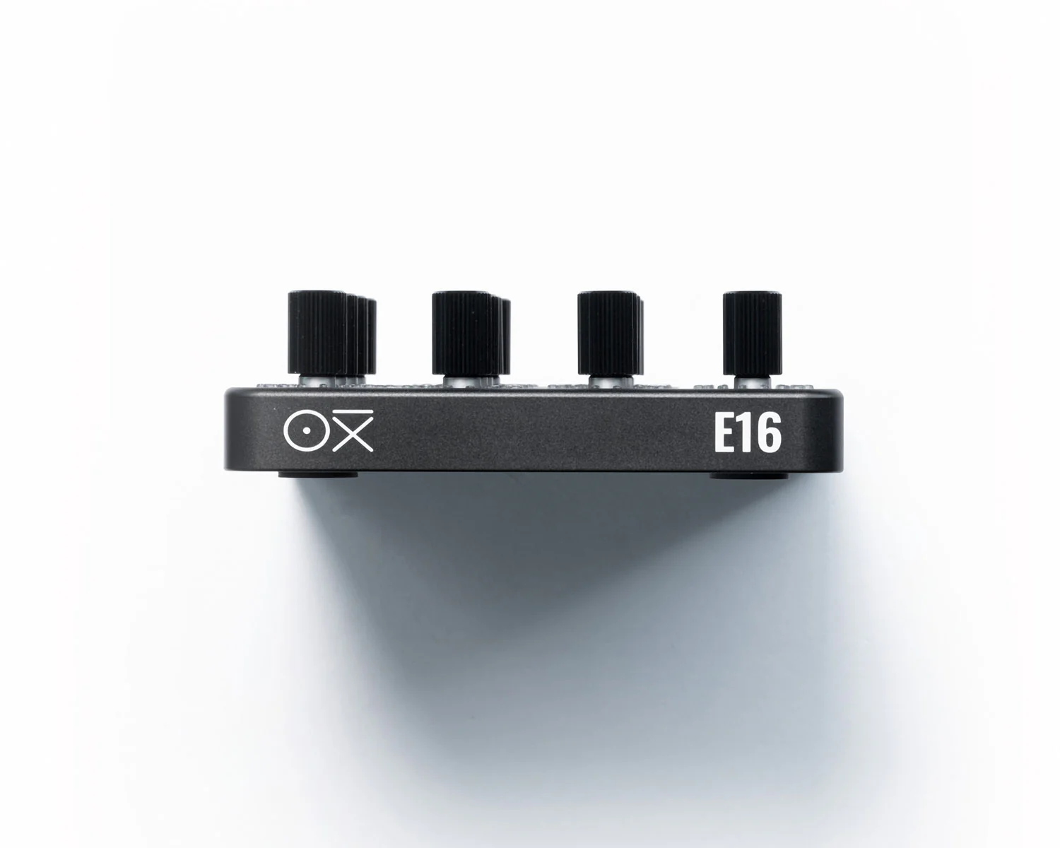 Oxi Instruments OXI E16 Portable Rotary MIDI Controller - Image 4