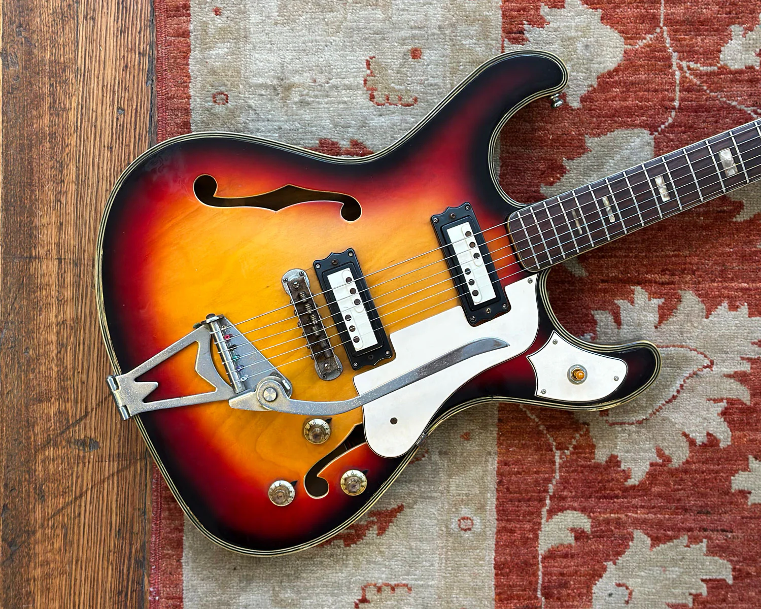 Late 60s MIJ Honey / Teisco SE-26V Hollowbody