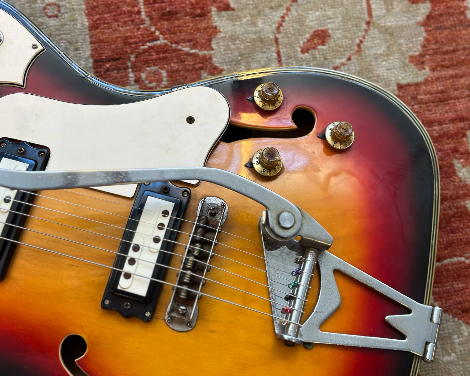 Late 60s MIJ Honey / Teisco SE-26V Hollowbody - Image 8