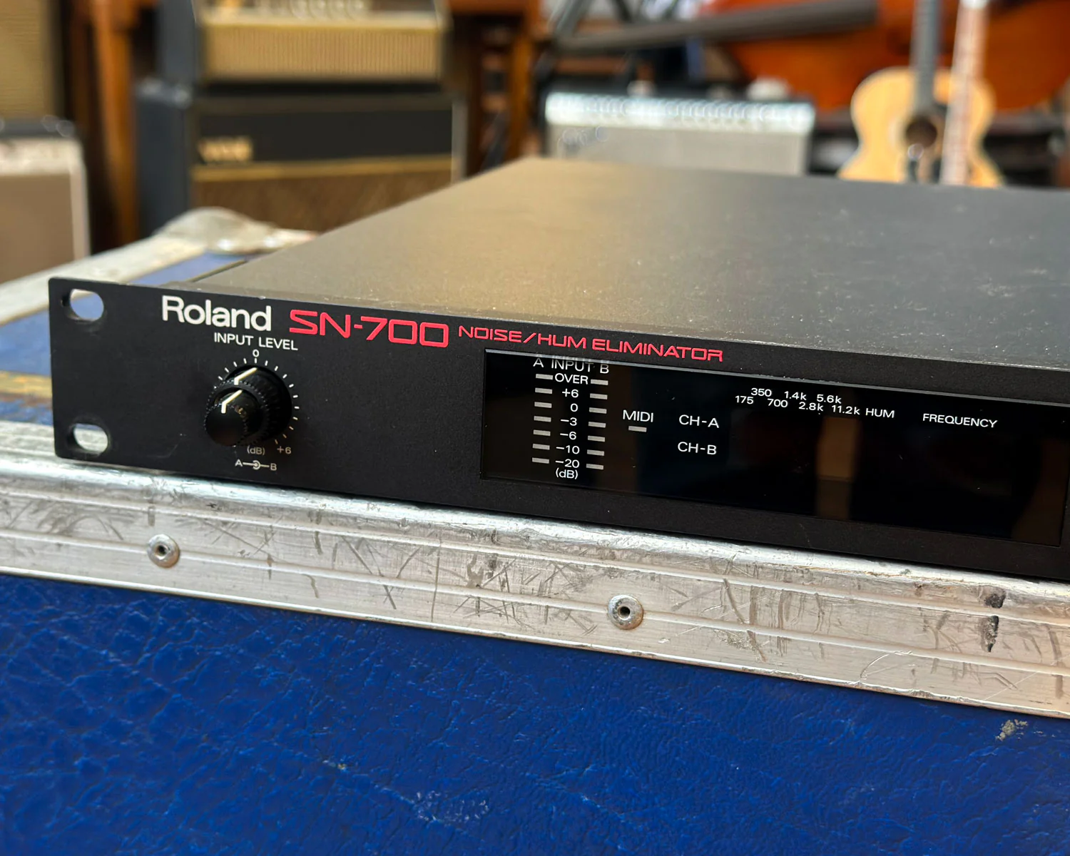 Roland SN-700 Noise/Hum Eliminator - Image 2