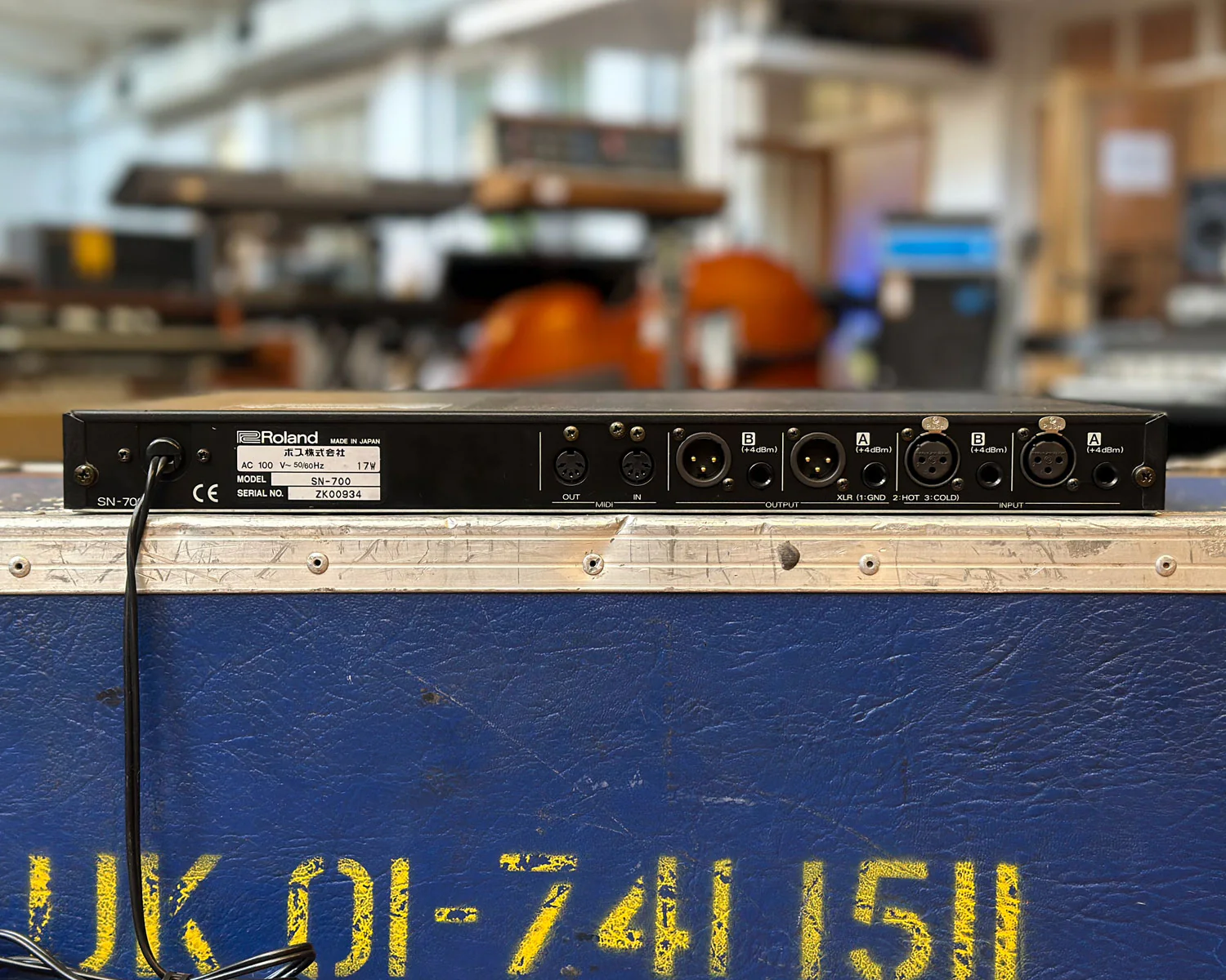 Roland SN-700 Noise/Hum Eliminator - Image 5