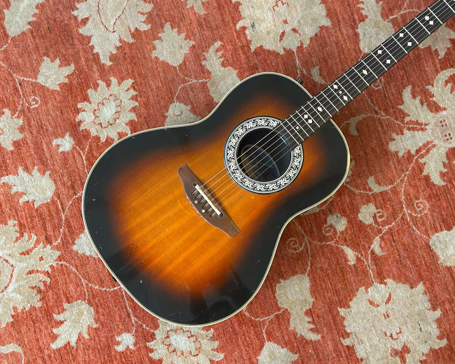 Ovation 1612 Custom Balladeer w/ OHSC