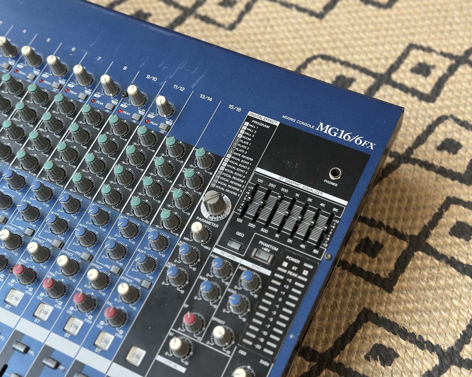 YAMAHA MG16/6FX 16 Channel Analogue Mixing Console - Image 3