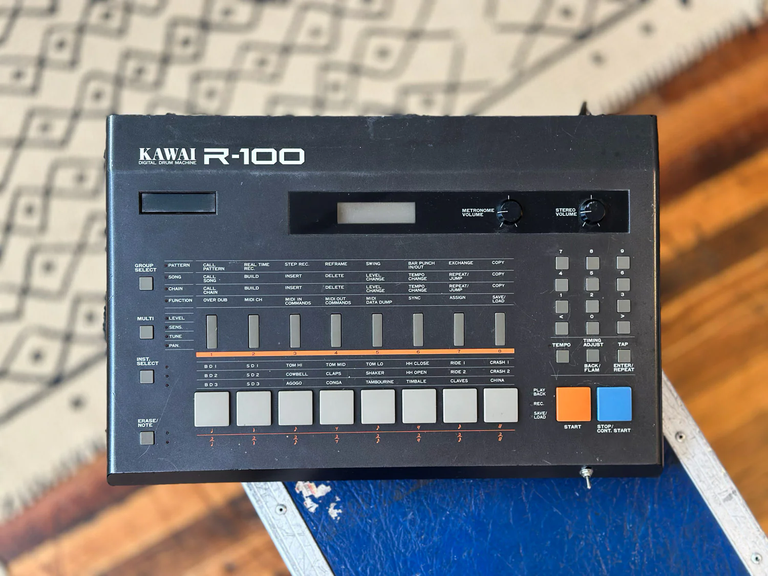 Kawai R-100 Drum Machine with Switcher w/MIDI & Dyn Sync and Switchable Banks Mod