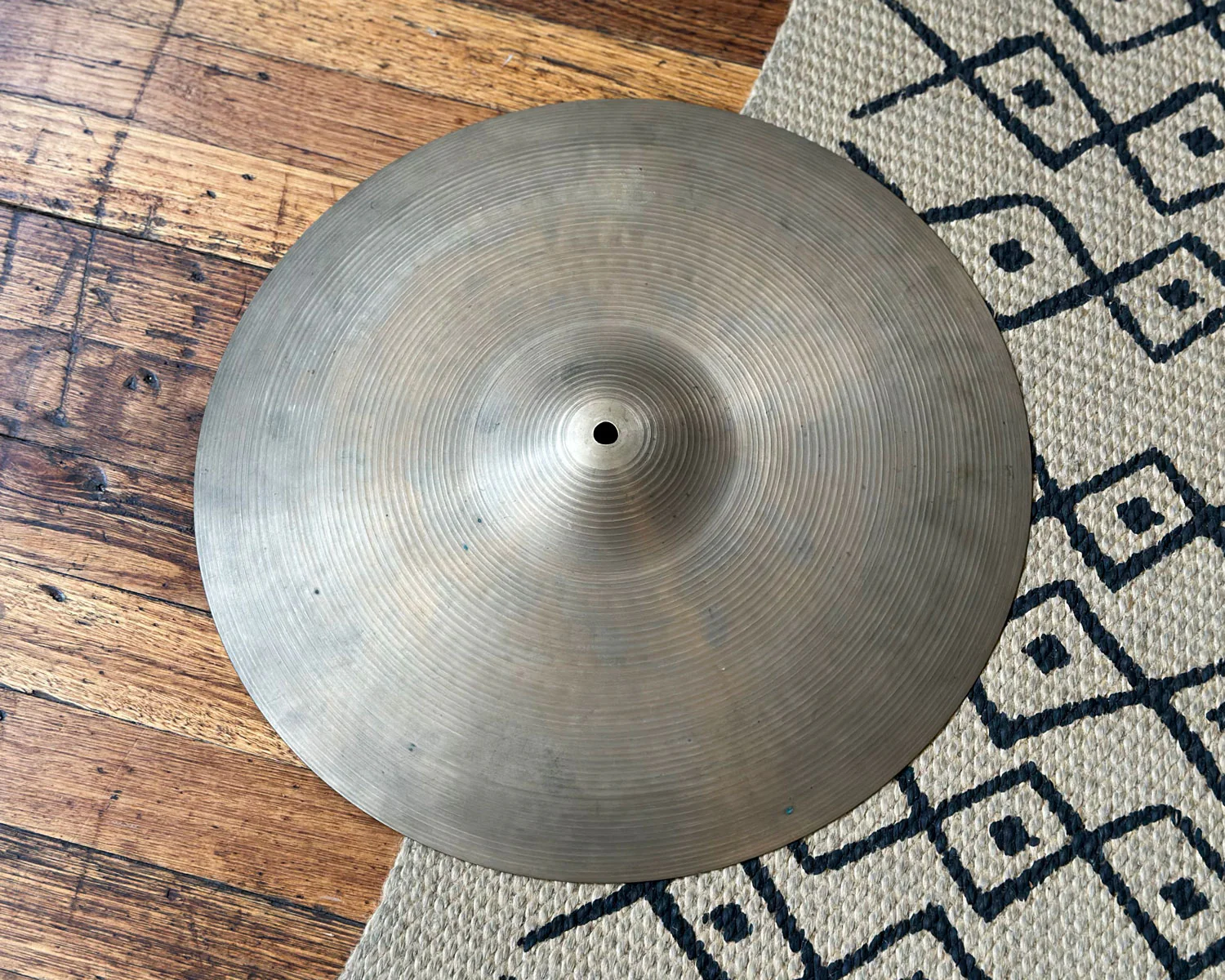 Early 1960s Zildjian 18" Avedis Ride (1983g)