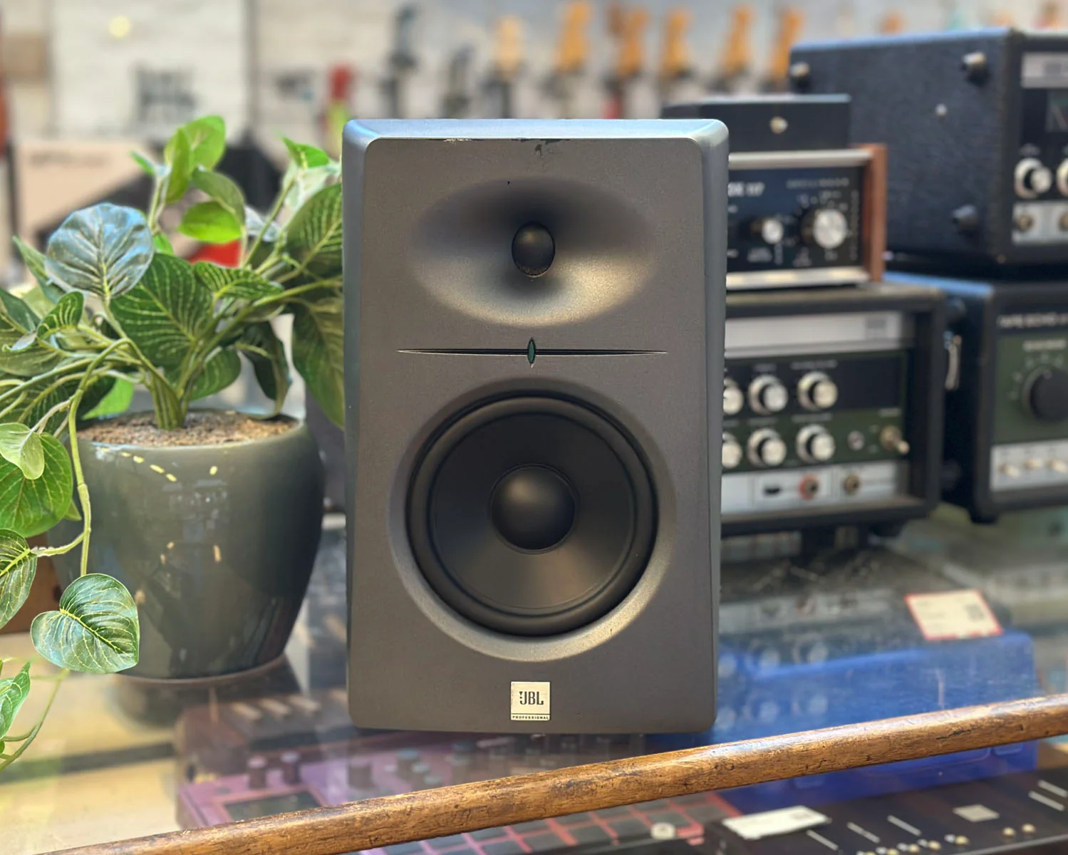 JBL Single LSR 2300