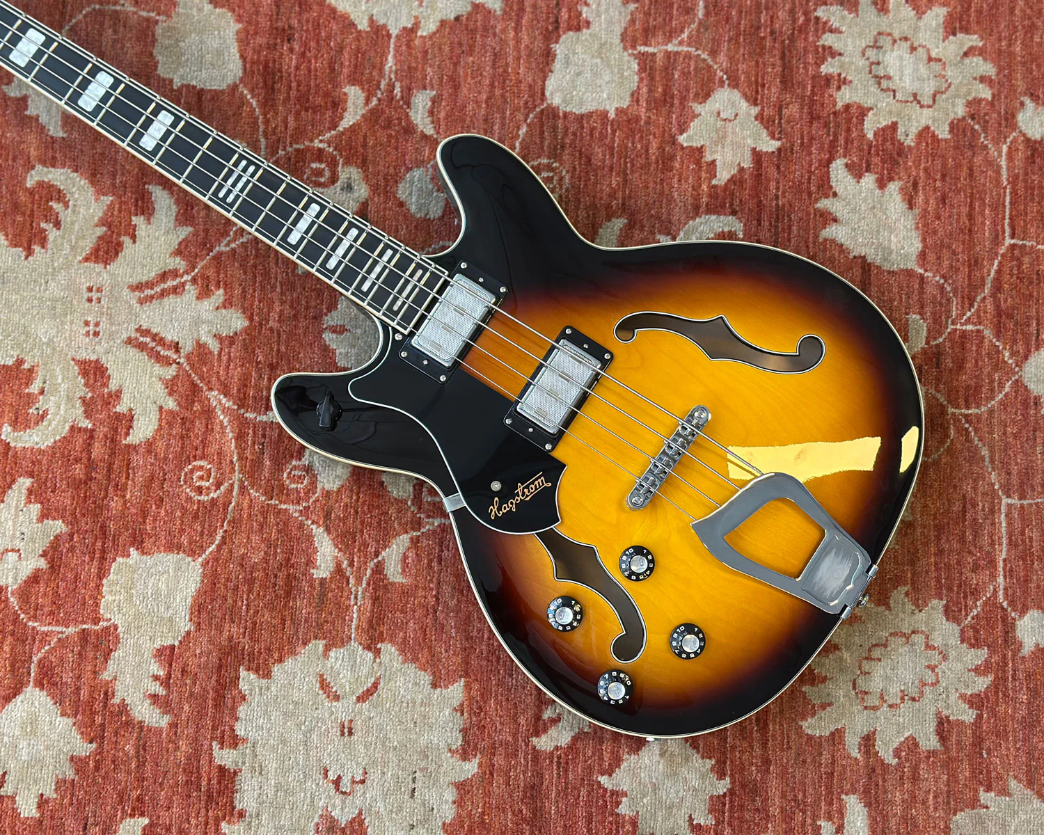Hagstrom Viking Hollowbody Bass - LEFTY