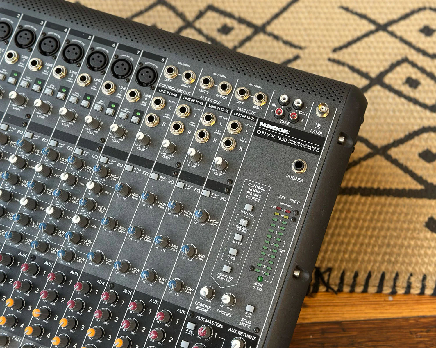 Mackie ONYX 1620 Analogue Mixer - Image 4