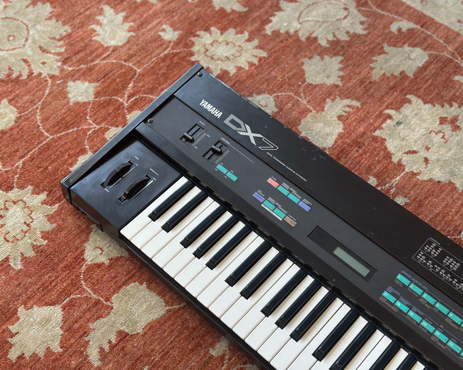 YAMAHA DX7 Digital Programmable Algorithm Synthesiser - Image 3