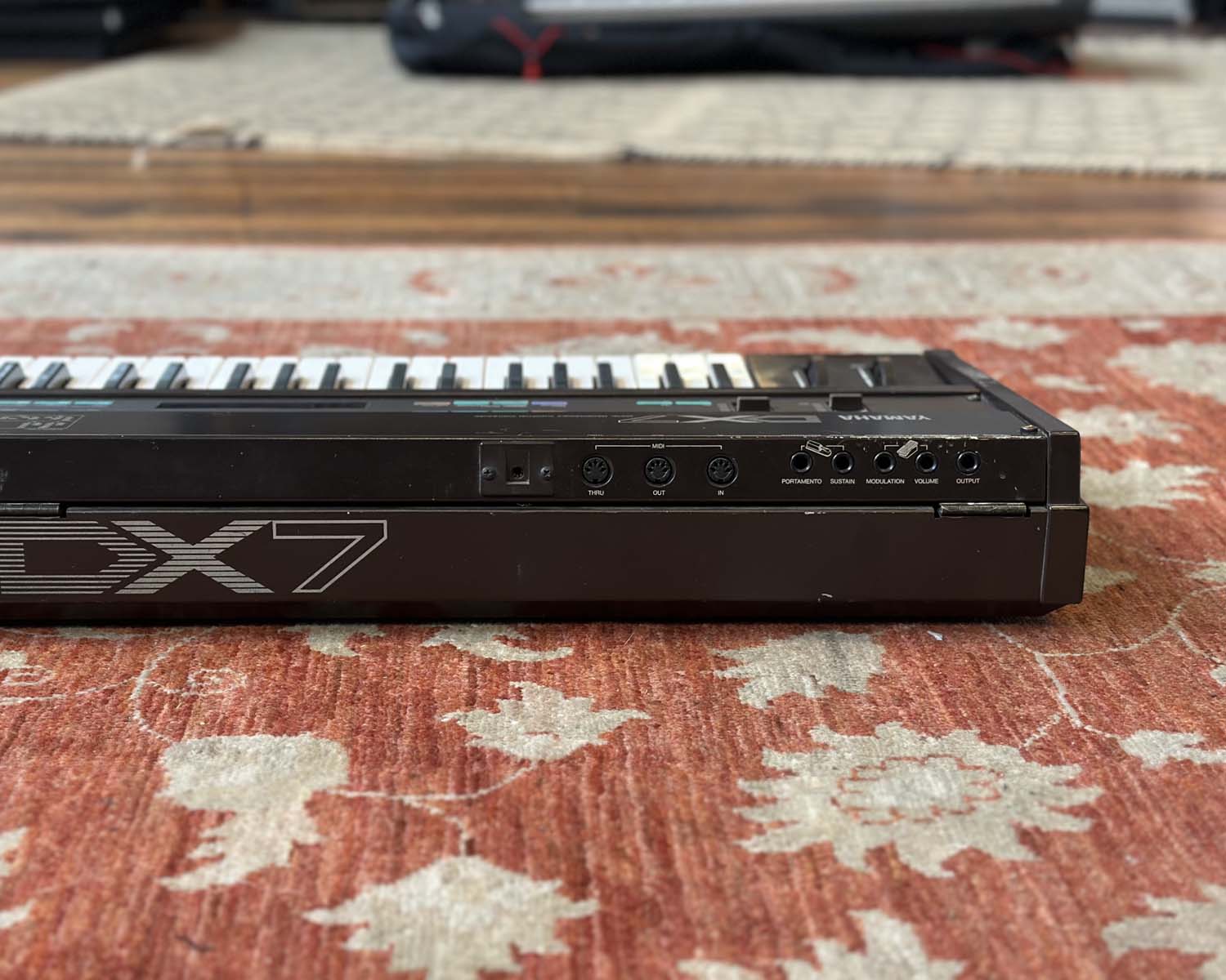 YAMAHA DX7 Digital Programmable Algorithm Synthesiser - Image 6