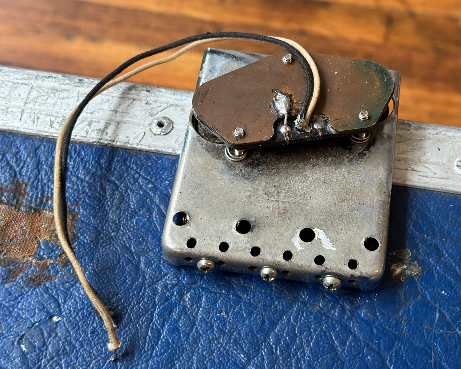 1960s Fender Telecaster Bridge Pickup & Bridge Plate - Pat No DES.164227 2,573,254 w/ Original Saddles - Top Loader & String Thru - Image 2