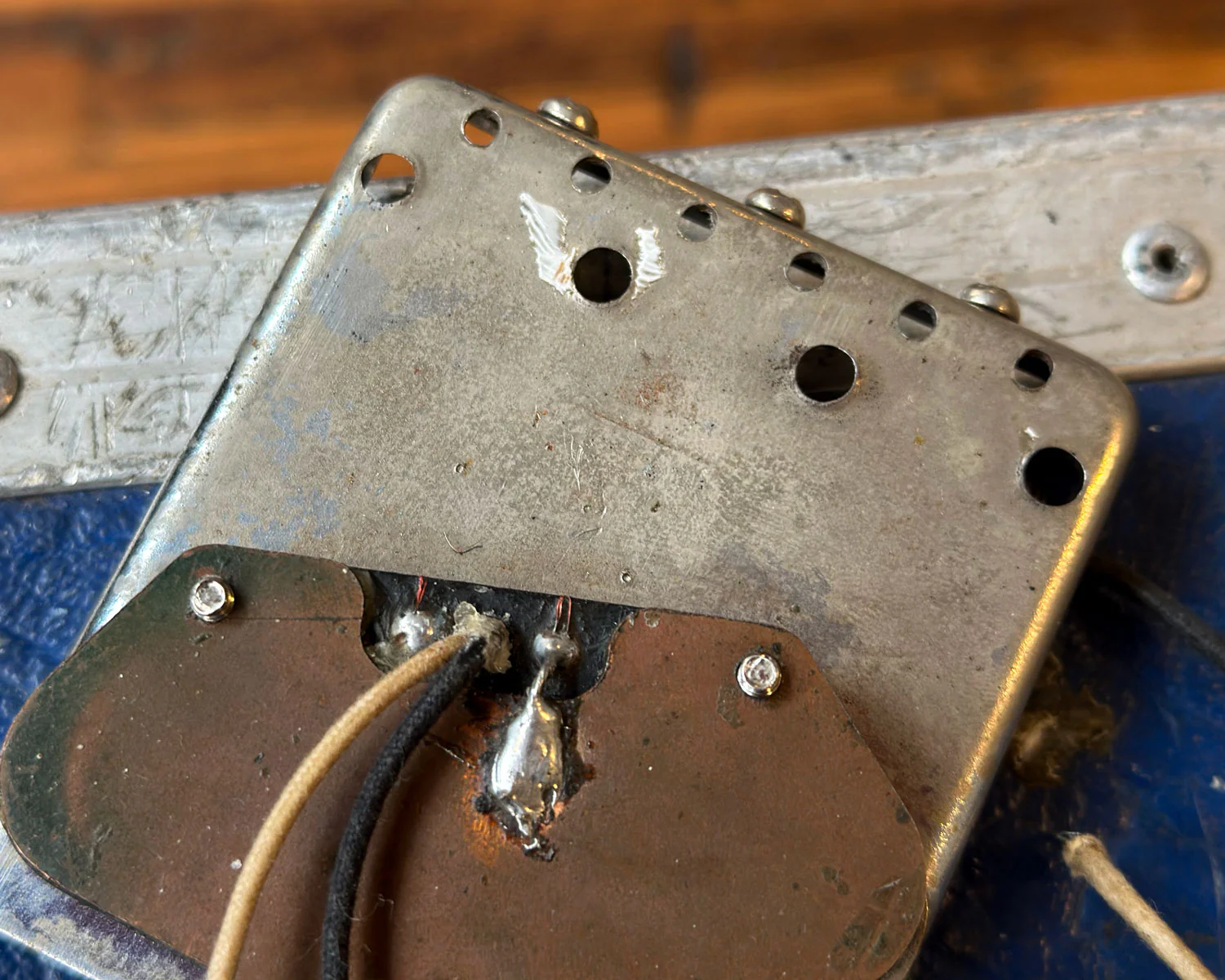 1960s Fender Telecaster Bridge Pickup & Bridge Plate - Pat No DES.164227 2,573,254 w/ Original Saddles - Top Loader & String Thru - Image 3