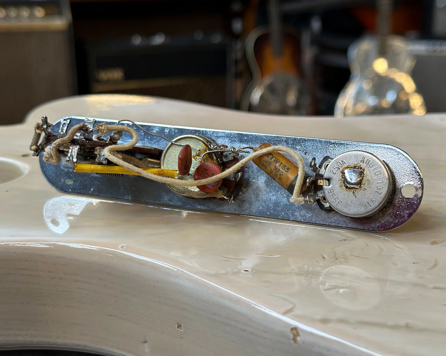 Fender 1959 Esquire Loaded Control Plate w/ Wiring Harness, Pots and Switch - Image 2
