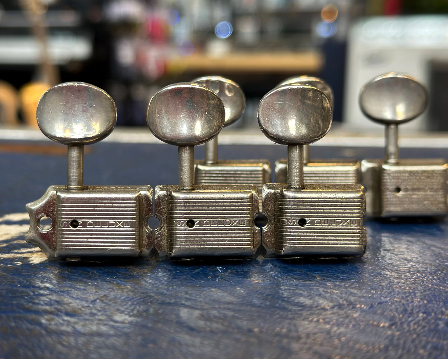 1959-1964 Kluson Deluxe Single Line Tuners with Oval Buttons suit Fender Guitars (Patent D-169400) - Image 4