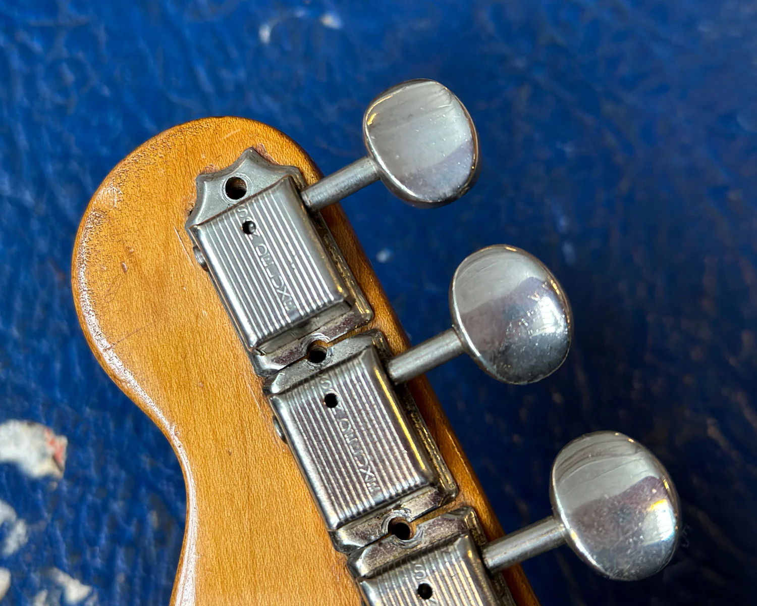 1959-1964 Kluson Deluxe Single Line Tuners with Oval Buttons suit Fender Guitars (Patent D-169400) - Image 7