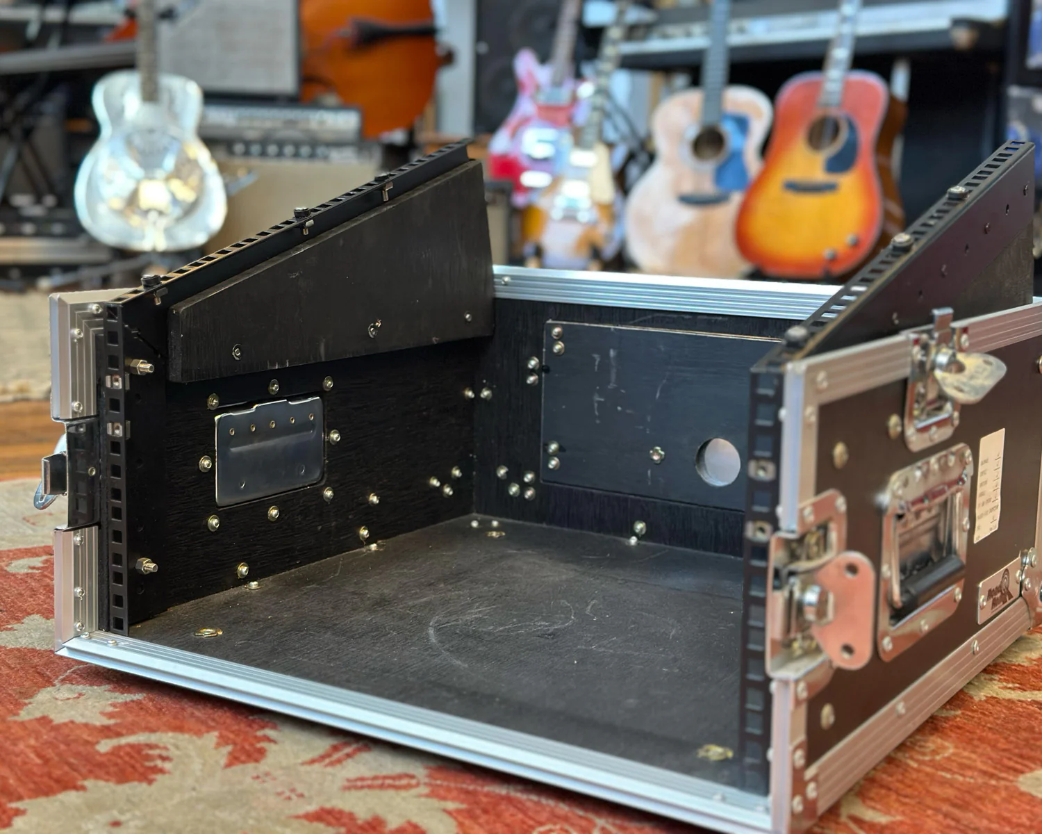 Road Ready Slant Rack Case - Image 6