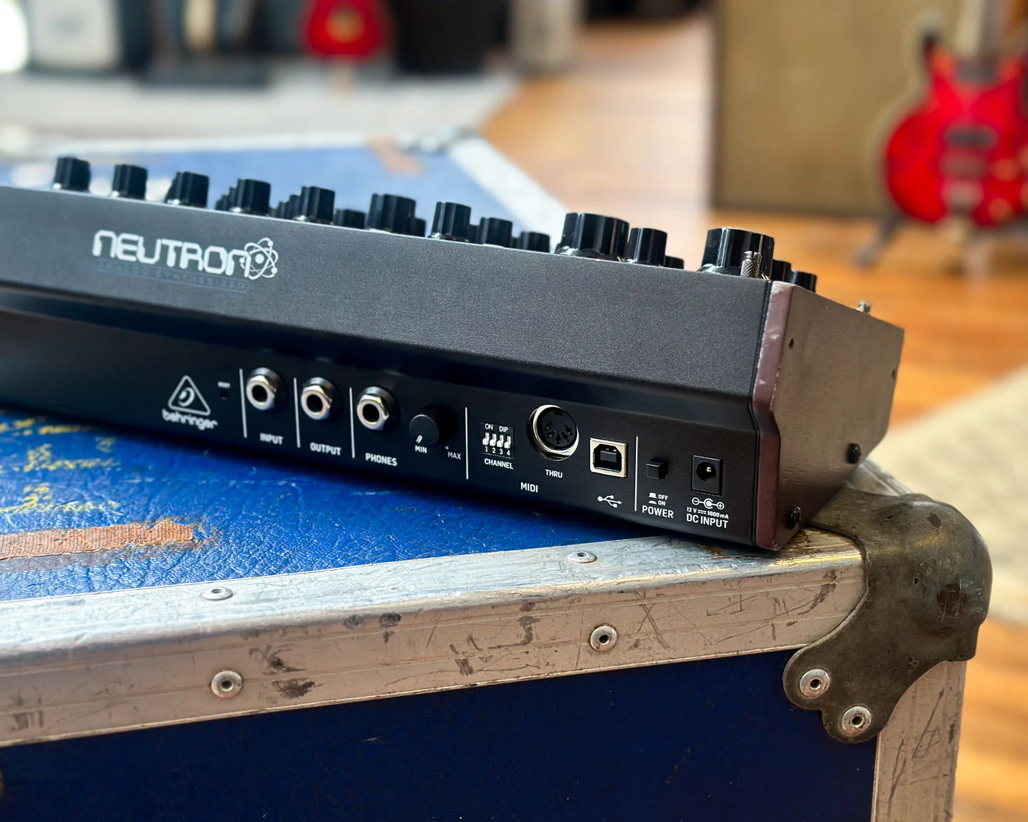 Behringer Neutron Synthesiser - Image 5
