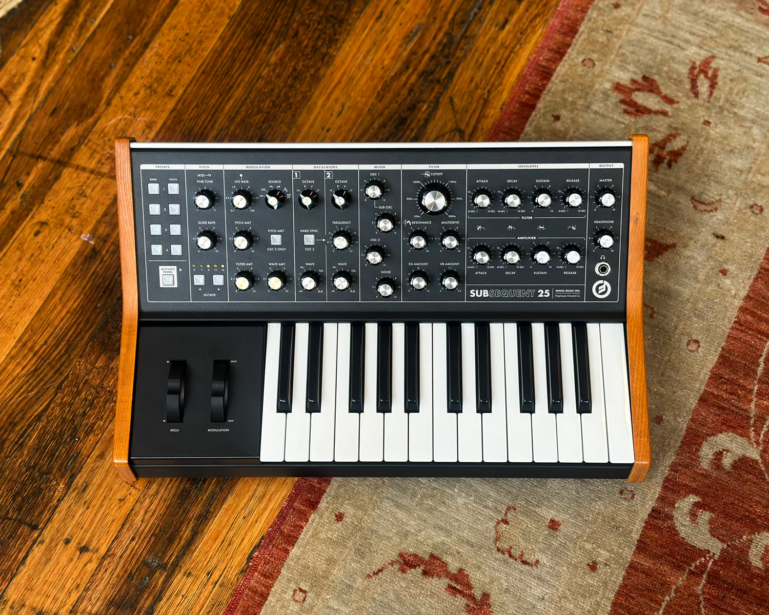 Moog Subsequent 25 Compact Paraphonic Analogue Synthesizer