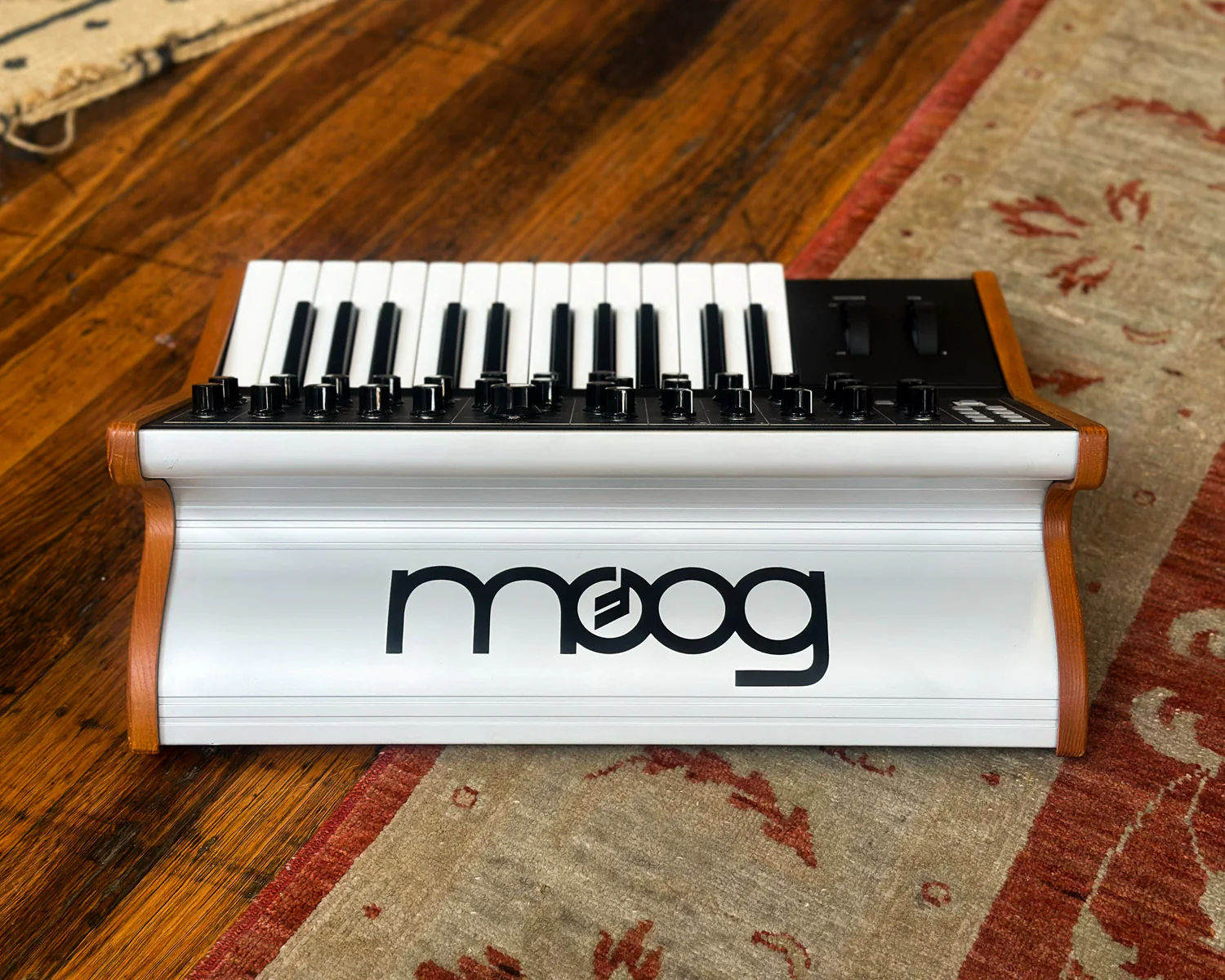 Moog Subsequent 25 Compact Paraphonic Analogue Synthesizer - Image 5