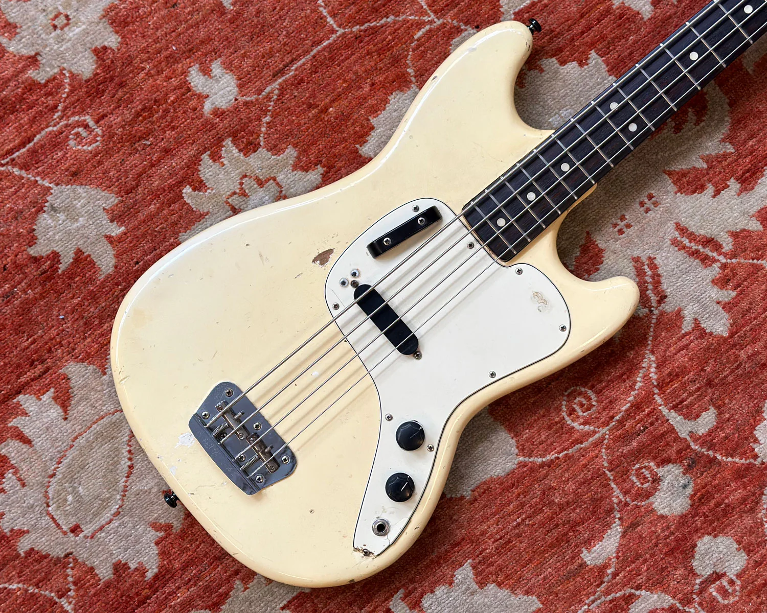 1974 Fender Musicmaster Bass - White