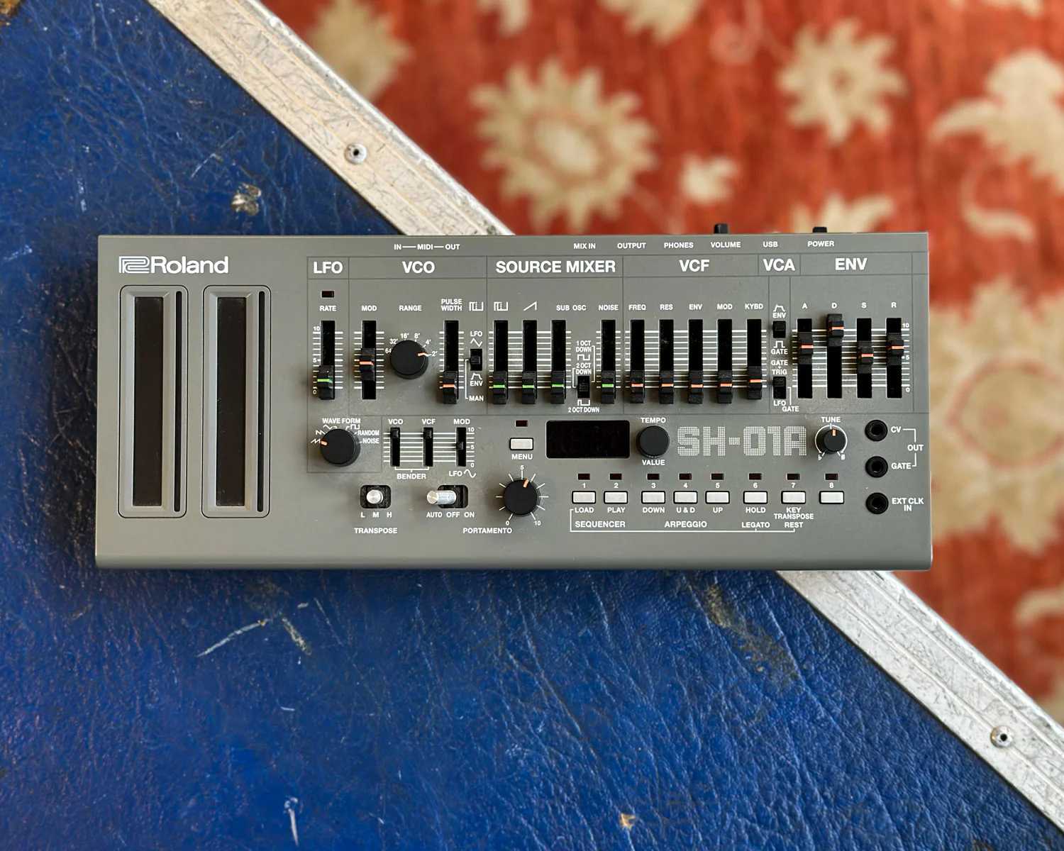 Roland SH-01A - Grey