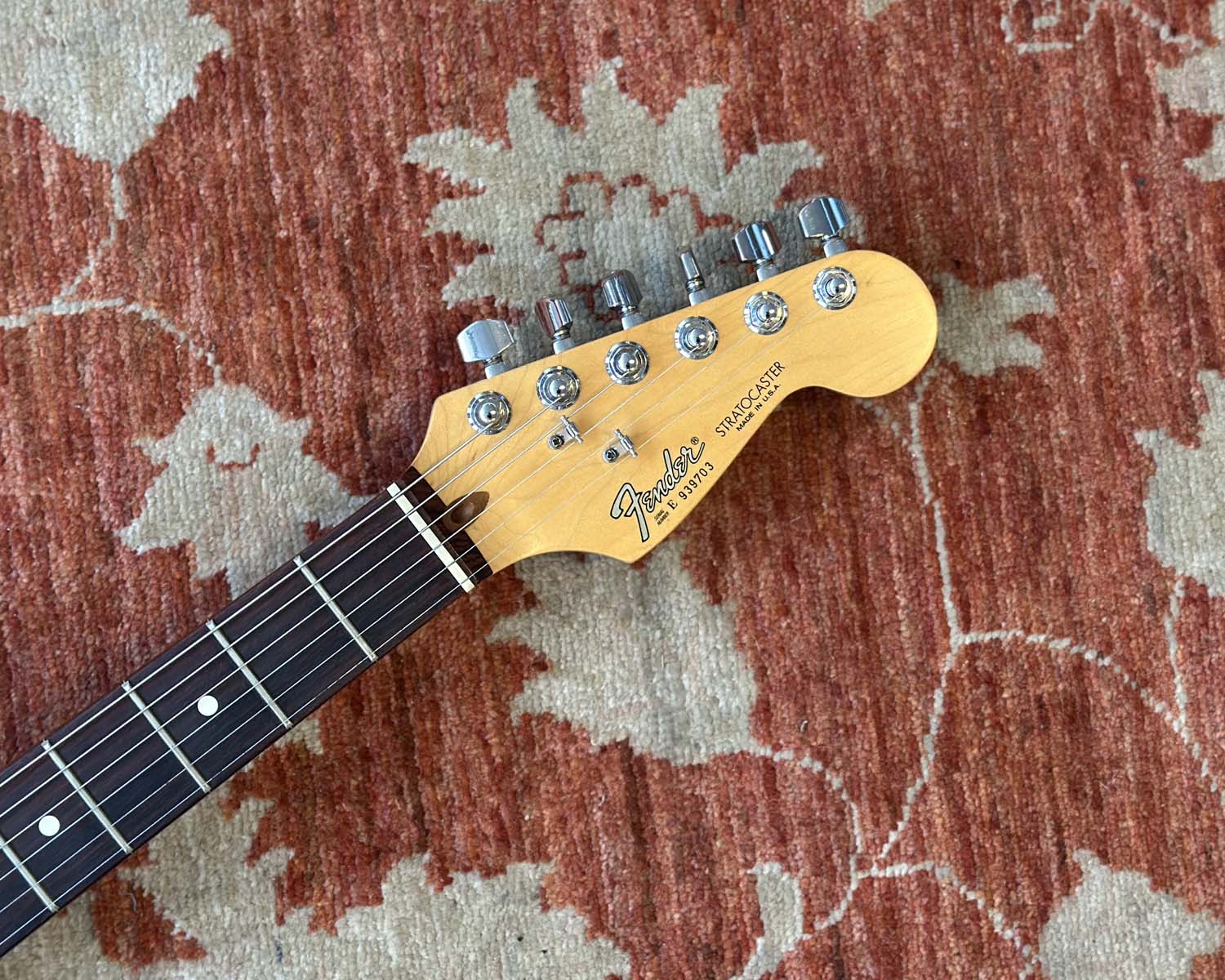 1989 Fender American Standard Stratocaster - Candy Apple Red - Image 2